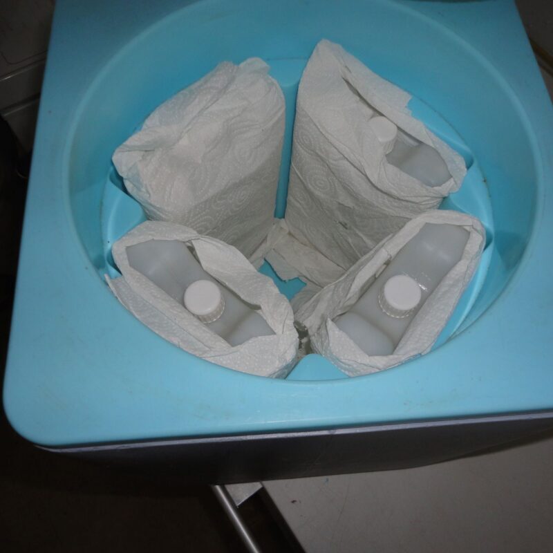 Small Vaccine Carrier